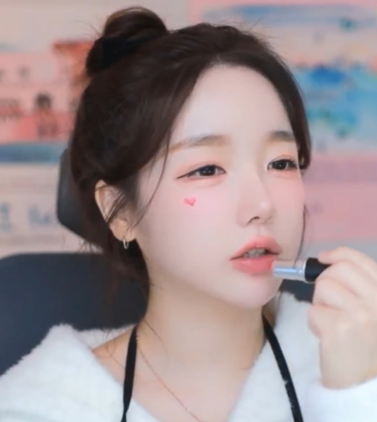 BJ 주보리 비키니 앞치마 입고 방송